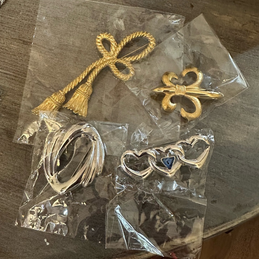 Elegant Gold and Silver Brooch winner choice